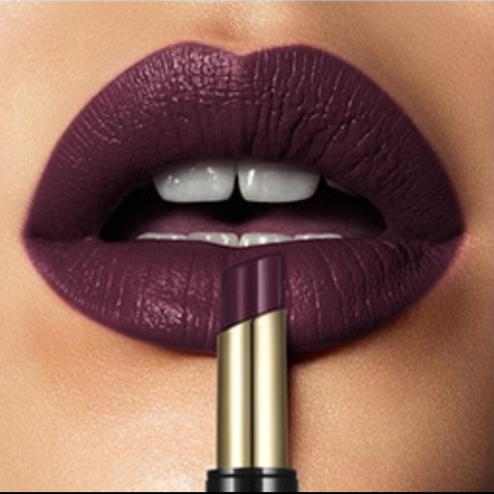 Sold out  ☝🏼 matte lipstick duo  🔥🔥
